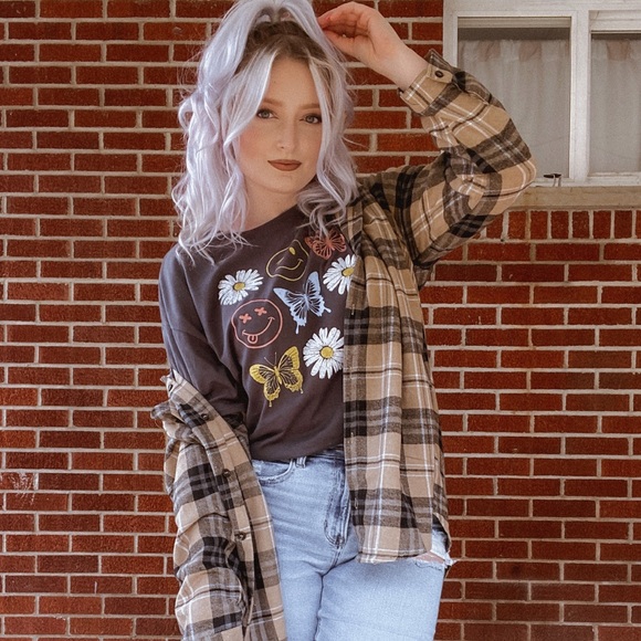 Oversized Graphic Tee - Picture 3 of 7